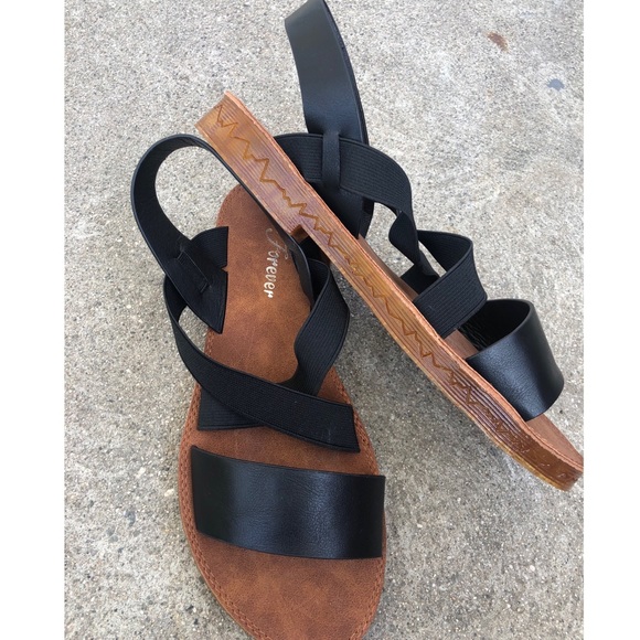 Criss Cross Elastic Strap Sandals - Picture 4 of 6